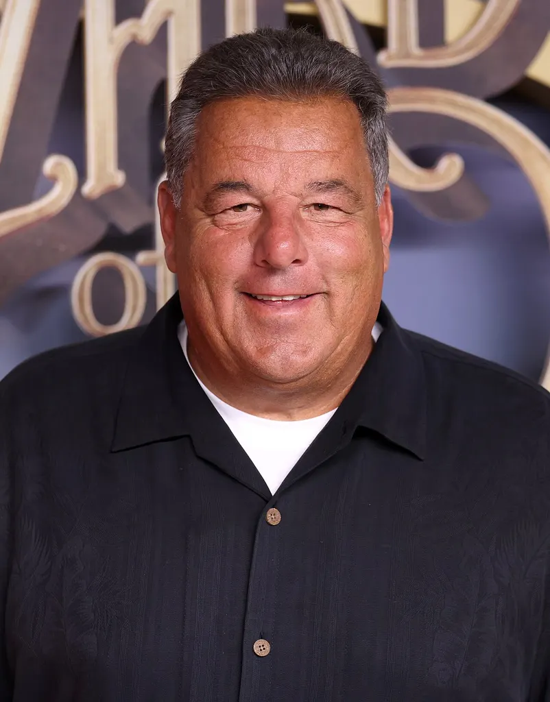 Portrait of Steve Schirripa