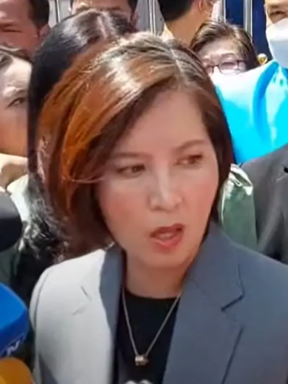 Portrait of Trinuch Thienthong