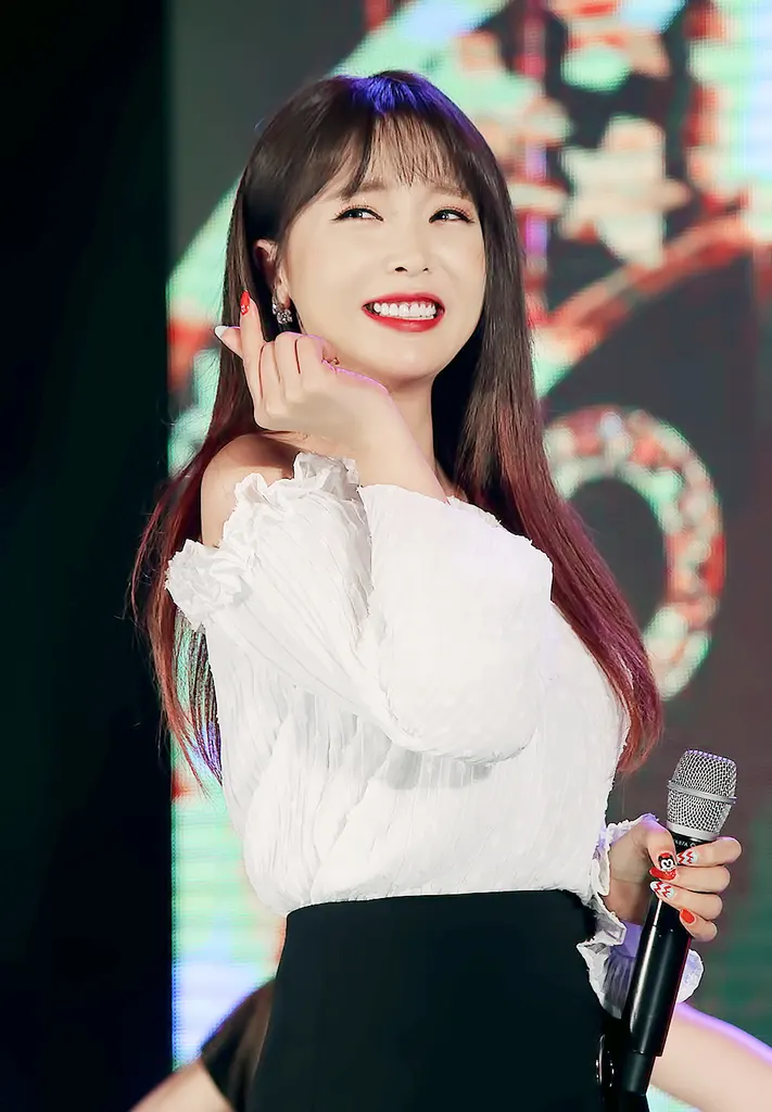 Portrait of Hong Jin-young