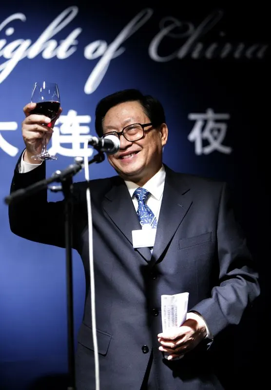Portrait of Hua Jianmin