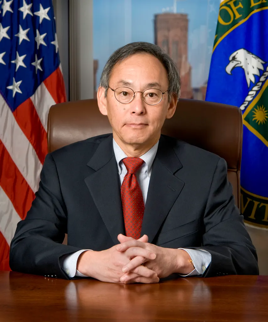 Portrait of Steven Chu