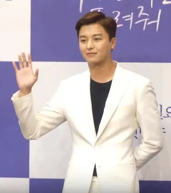 Portrait of Yeon Woo-jin