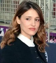Portrait of Lola Bessis