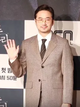 Portrait of Ryu Seung-su