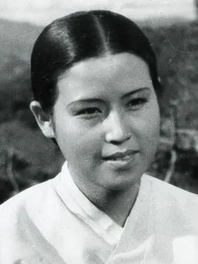 肖像 崔銀姫