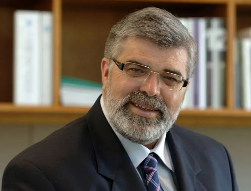 Portrait of Kim Carr