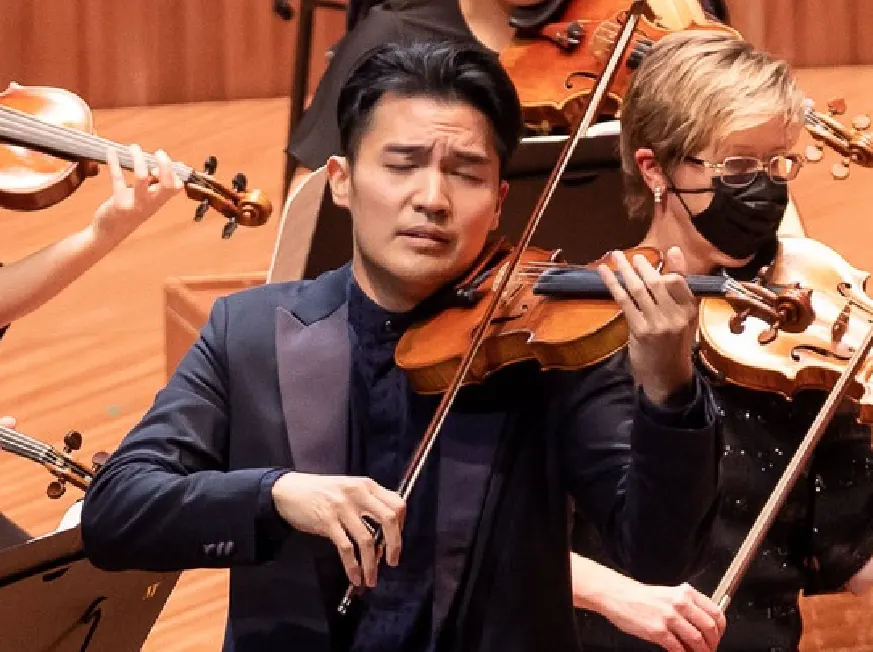 Portrait of Ray Chen
